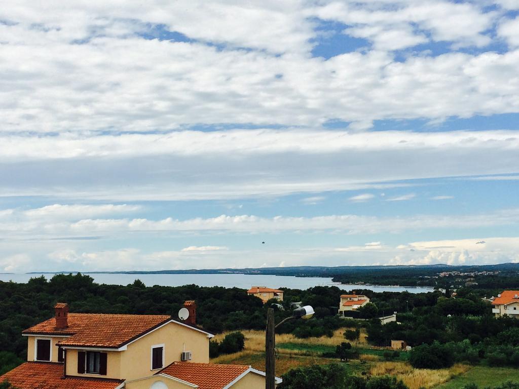 Sea View Pola